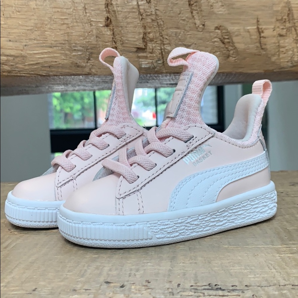 Puma Sneakers. Never worn.